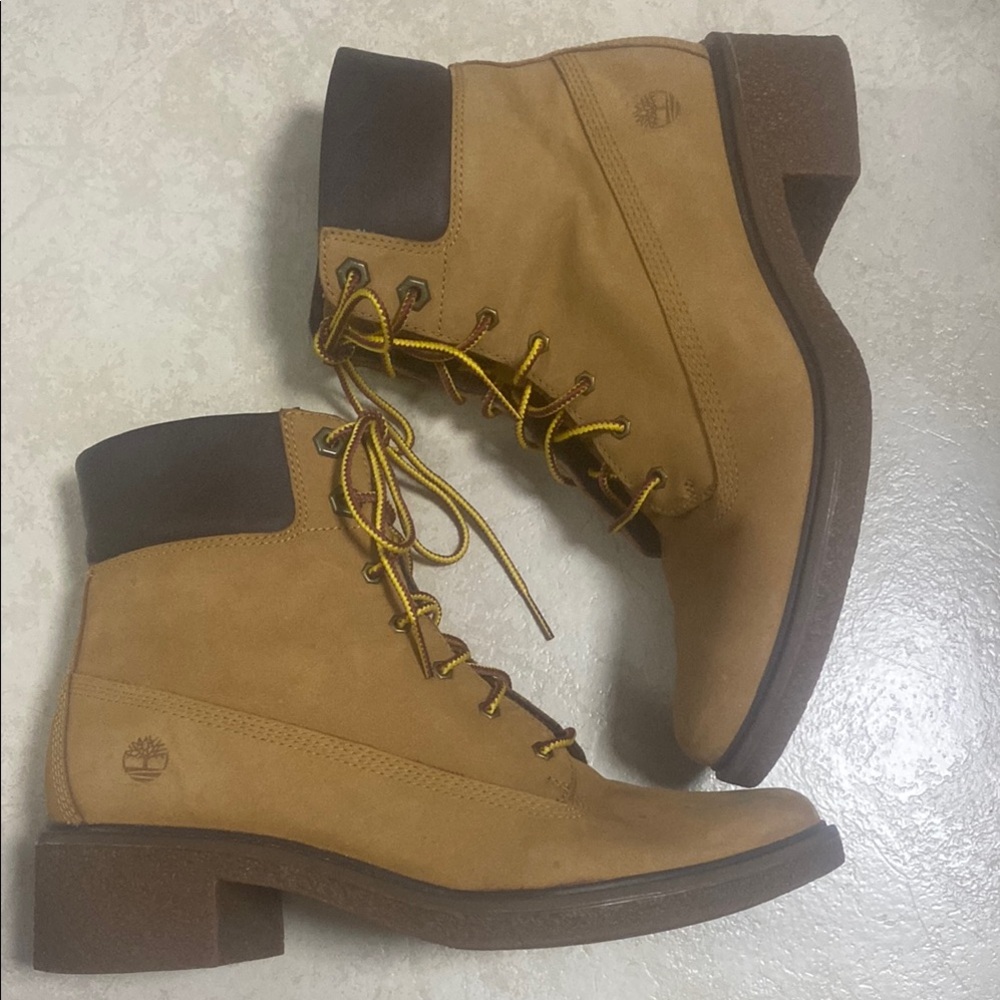 Timberland Tan Lace-Up Boots